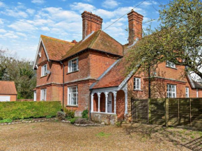 4 Bed in Langham KT087